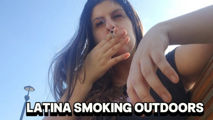 abigaillatina:First time smoking outdoors