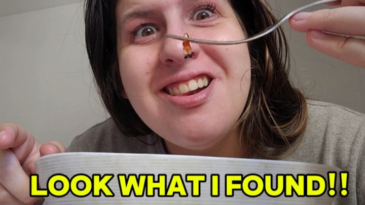 abigaillatina:Giantess Finds Tiny Girl Inside Her Food