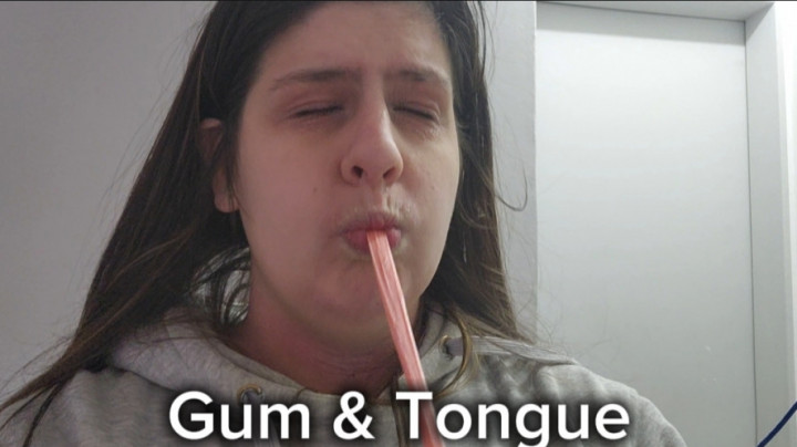abigaillatina:Just me chewing and teasing with my gum