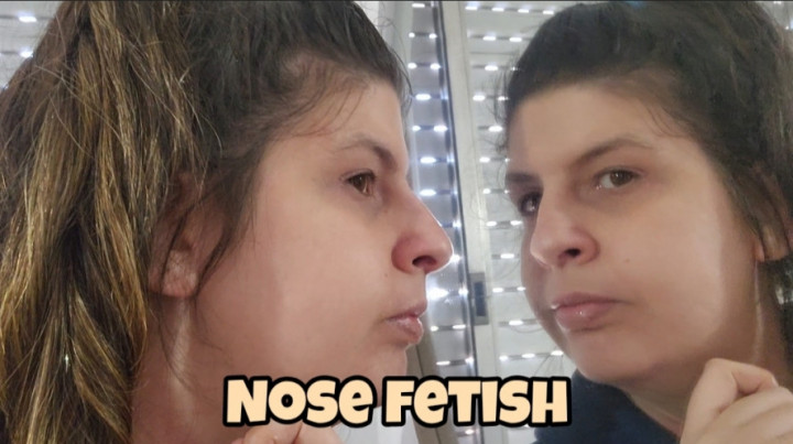 abigaillatina:Showing off my Roman nose