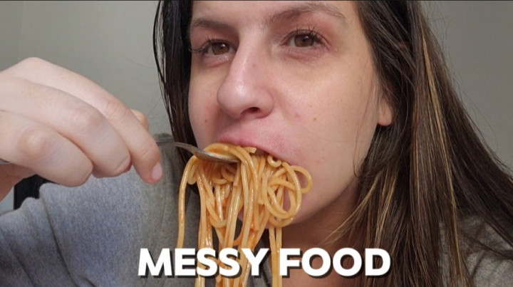 abigaillatina:Chewing Noodles with Mouth Sounds
