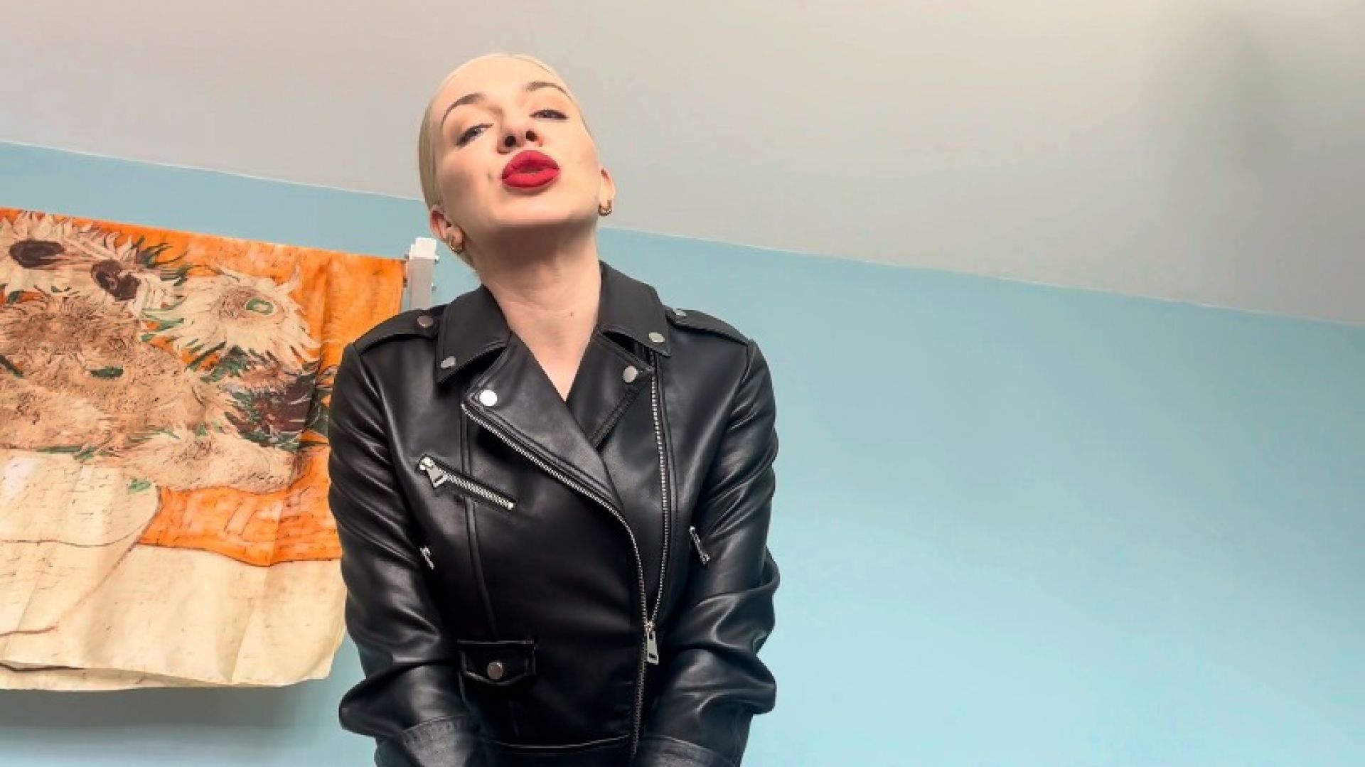 SuperbKatya:Goddess in leather punish you