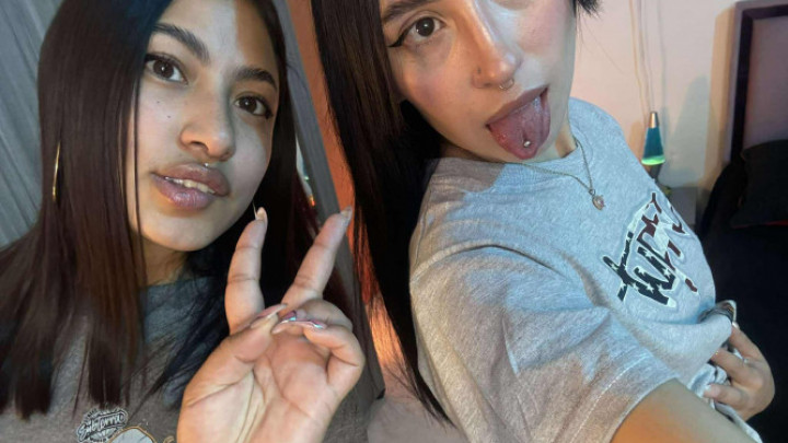 Kaylafoxxy:giant humillation two girl with my friend