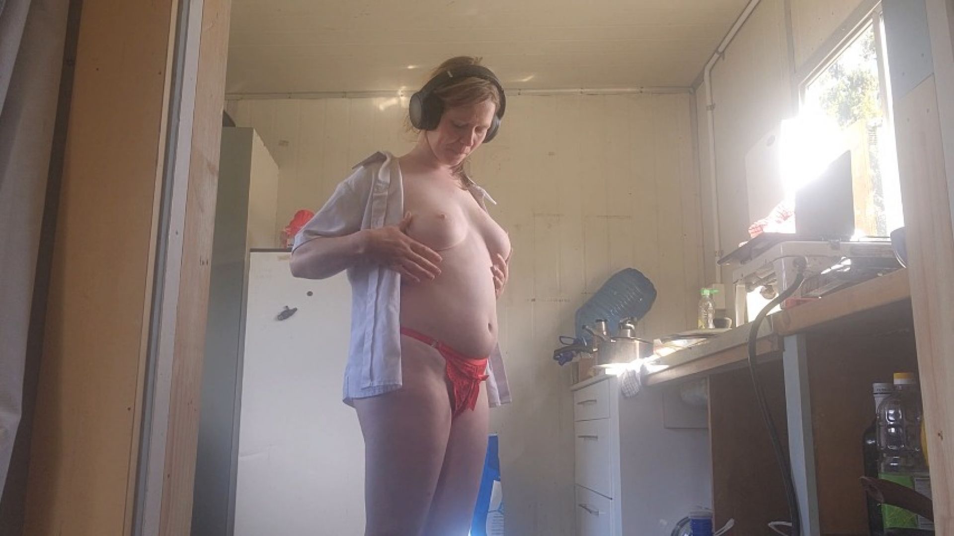 FrankieQuinn:Sluttiest after-school maid caught on home camera