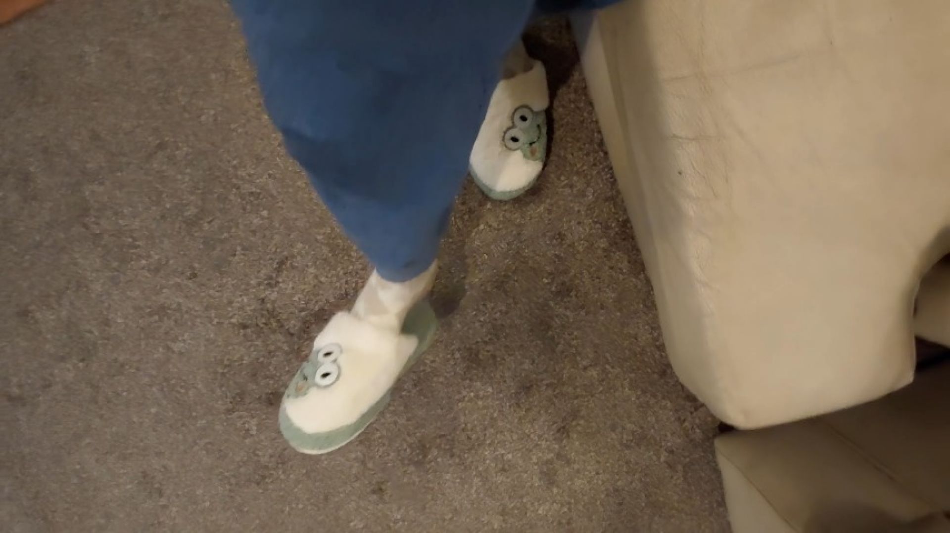 Angelofdesire Feet leaks: Frog Slippers Tease Part 3