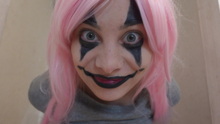 AmayaMori:For Halloween I dressed up as a clown and did a face fetish