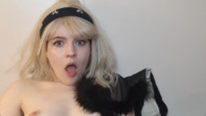 VintageVirgo:Classic beauty orgasms from vibrator