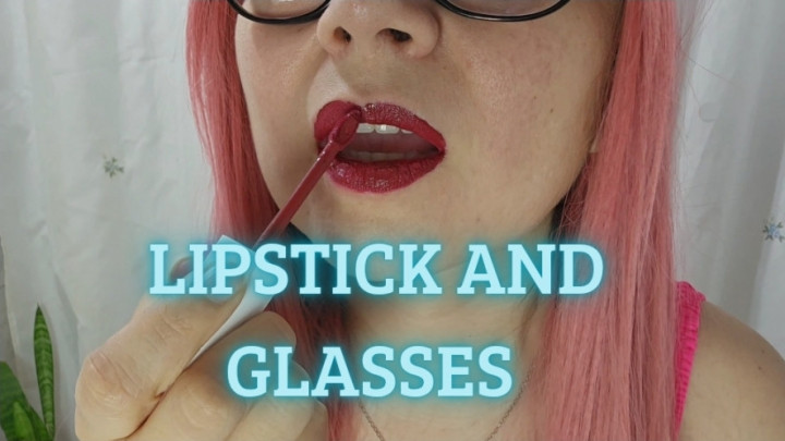 CamileMuaa:lipstick and glasses