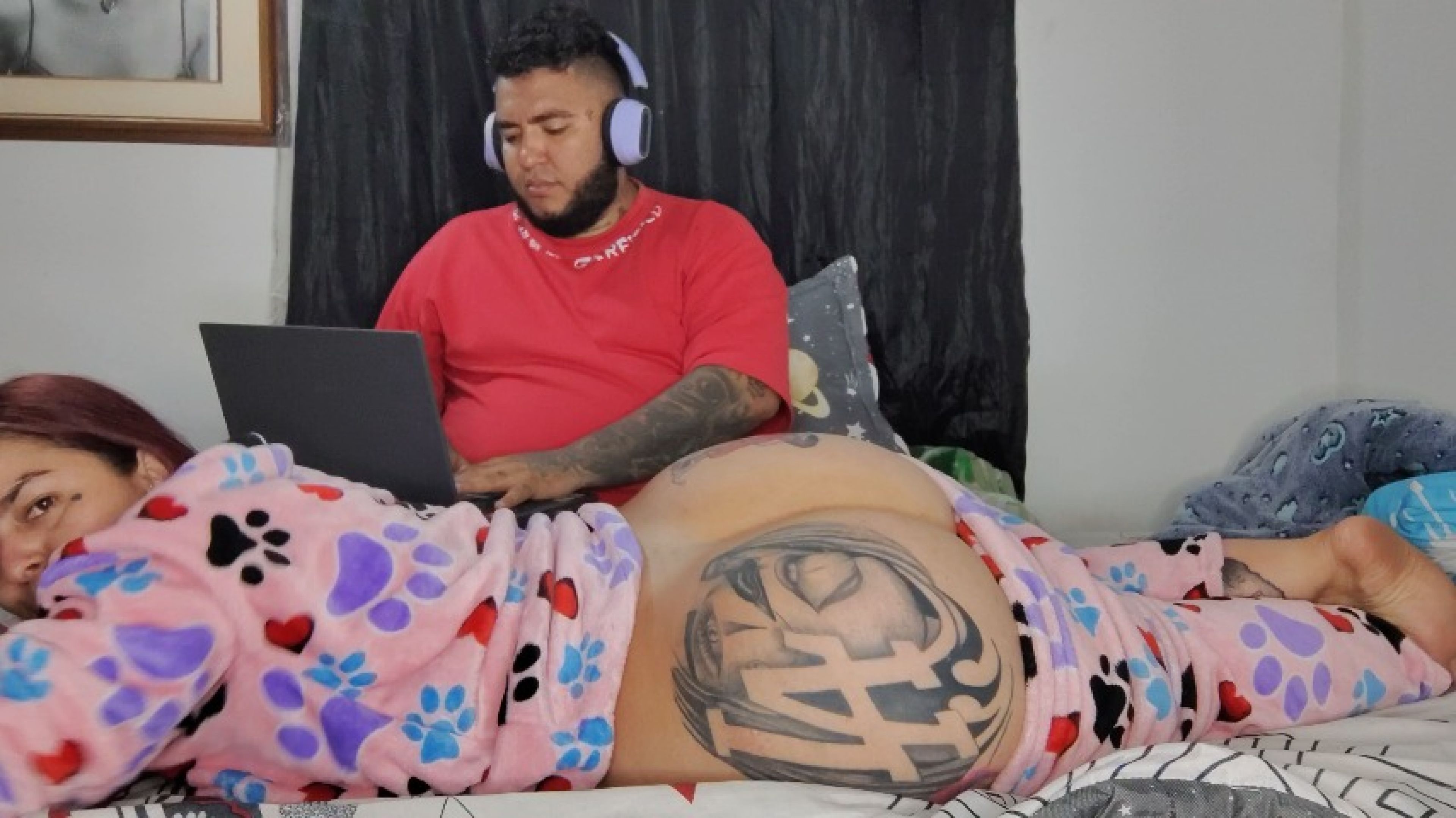 Latin_farts:I distract my boyfriend and fart blowjob yu ho pleasure