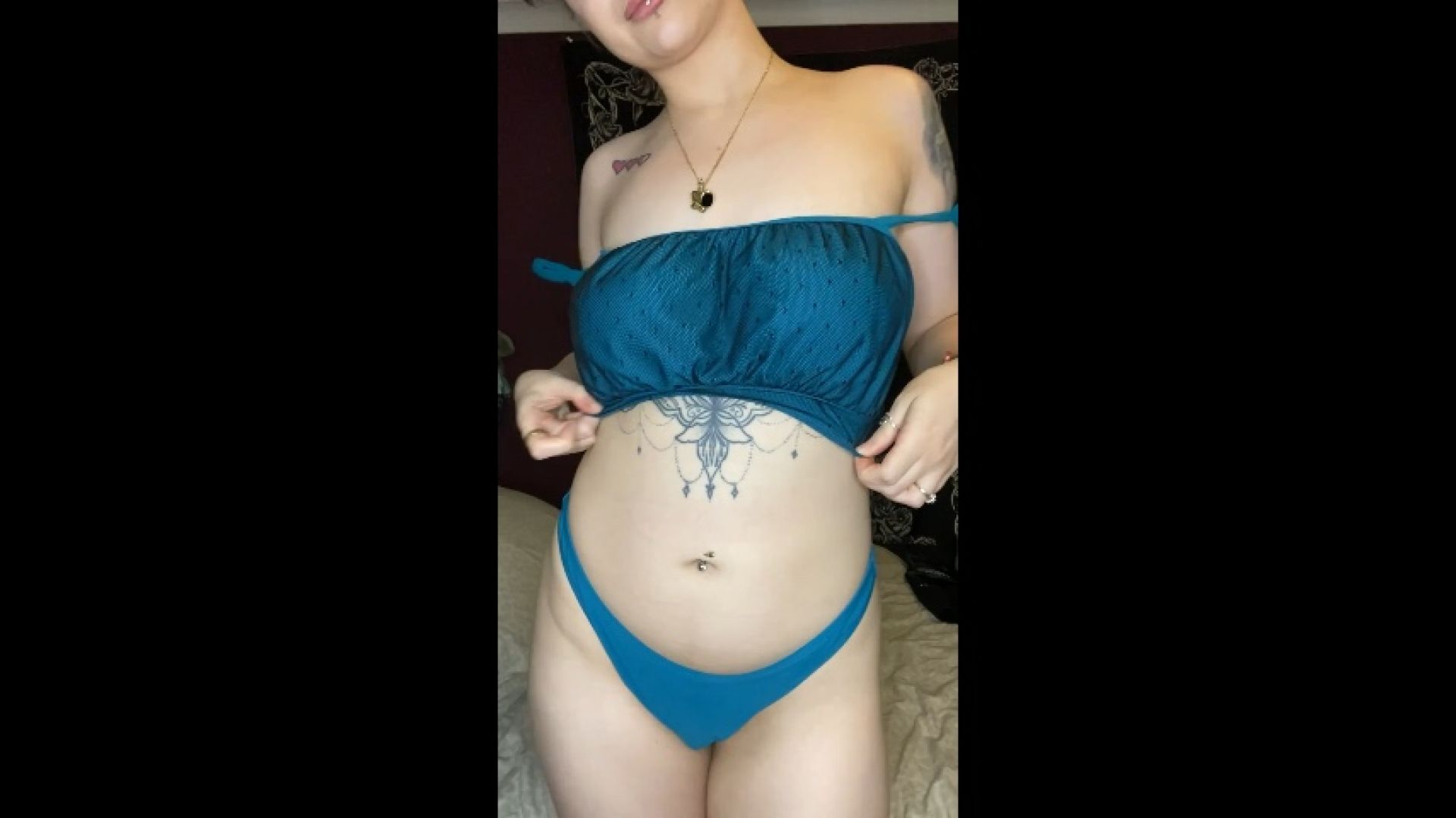 Evieestonee:Blue bikini