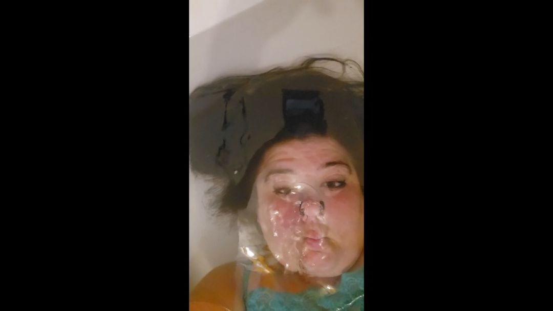 Tonguegirl90:bathtime fishy fun