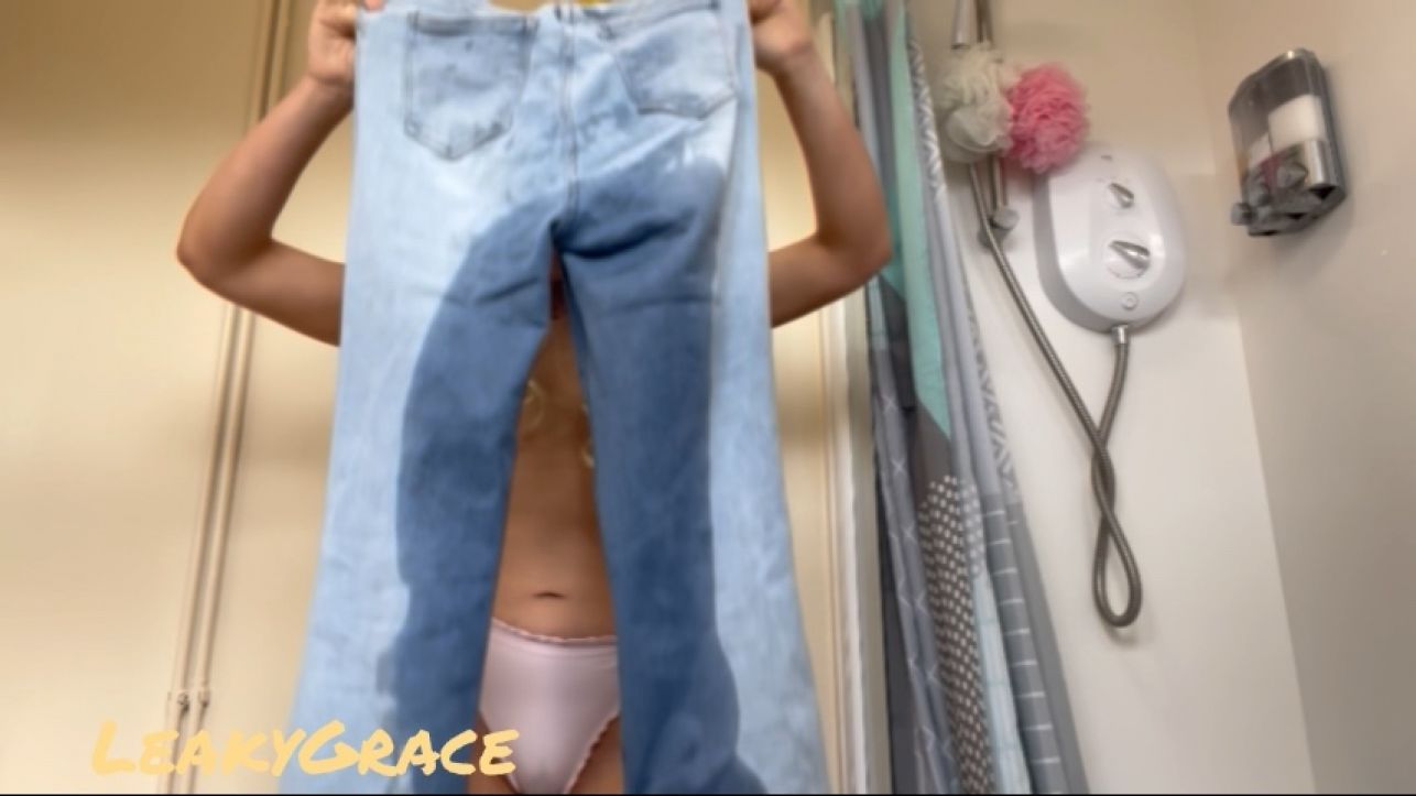 LeakyGrace:Stranger inside the toilet free version