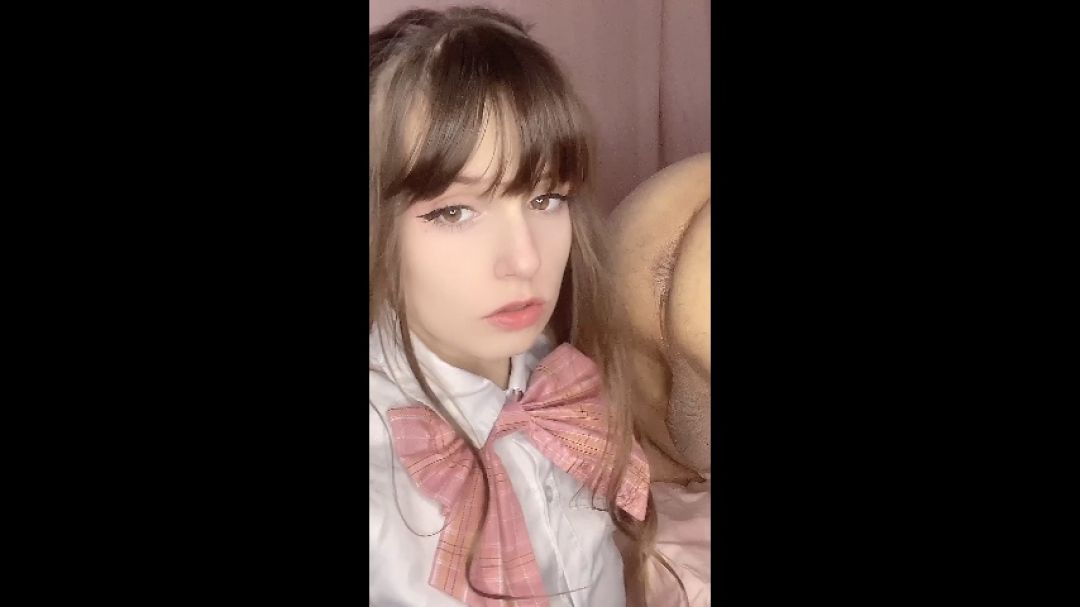 gurochaan:School girl eats your ass