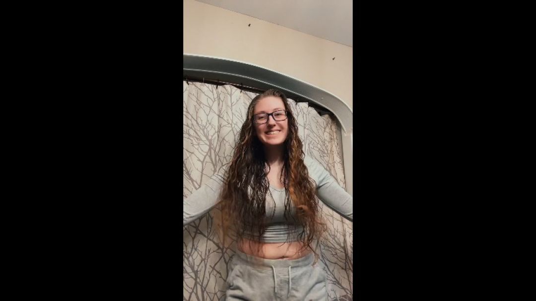 LovelyLeslie:Watch Me Do My Hair SFW