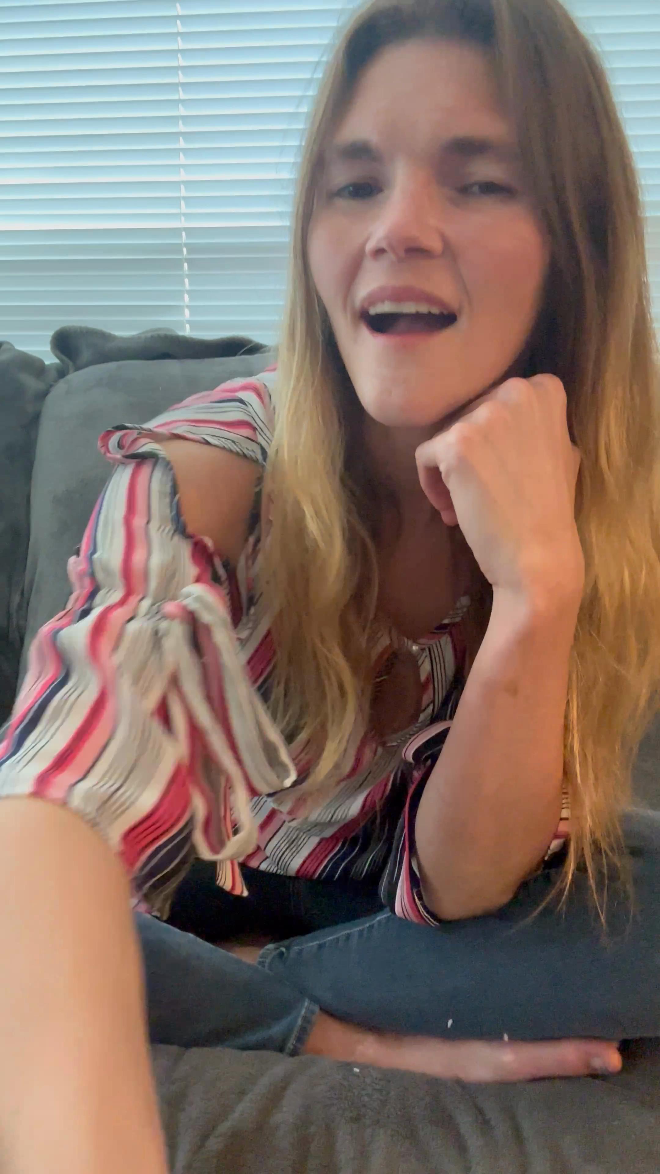 Amberrosset4:I bet you wanna fuck your sis