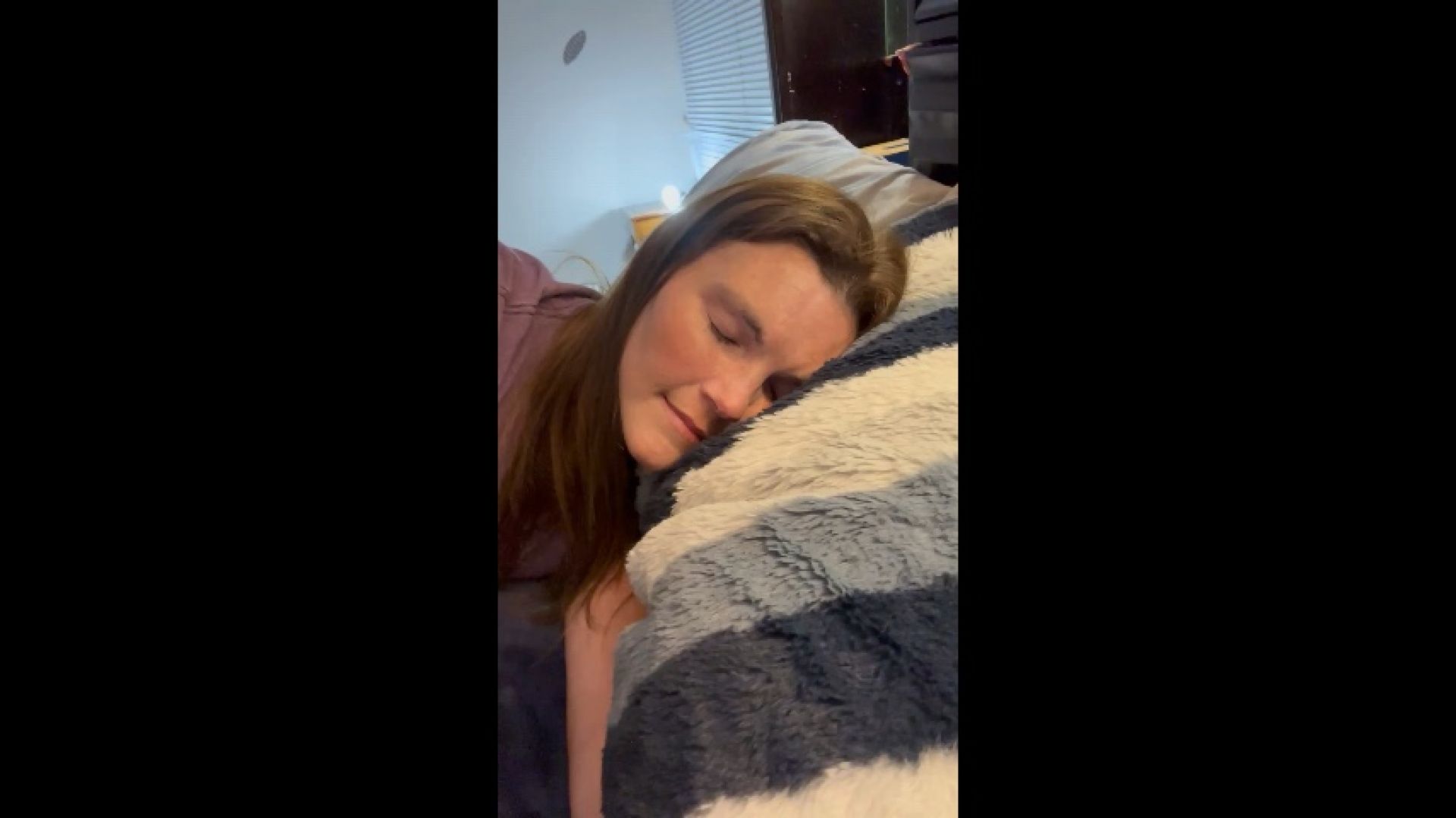 Amberrosset4:Waking up together