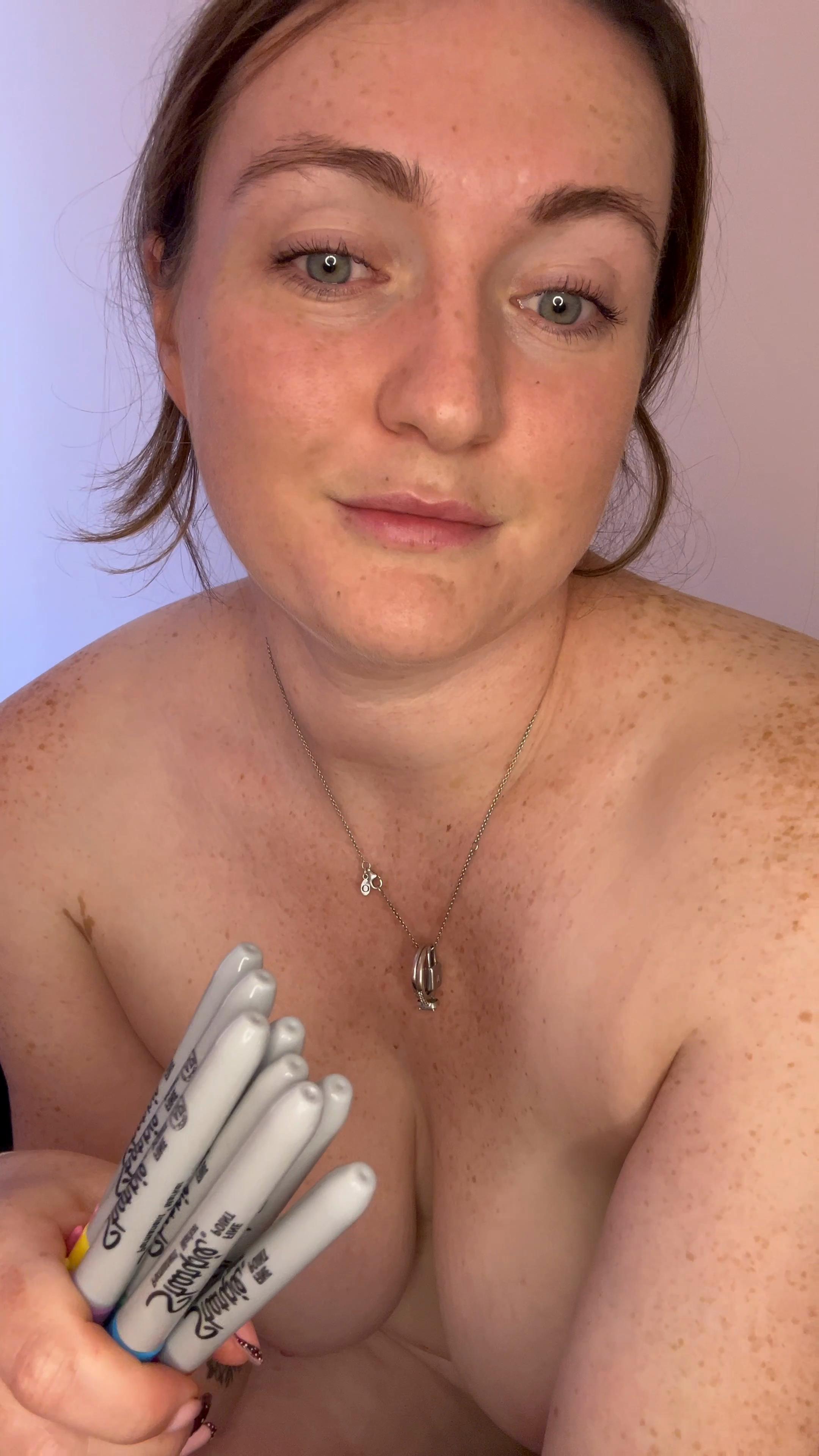 BustyBonnieUK:How many sharpies can I fit in my tight little ass