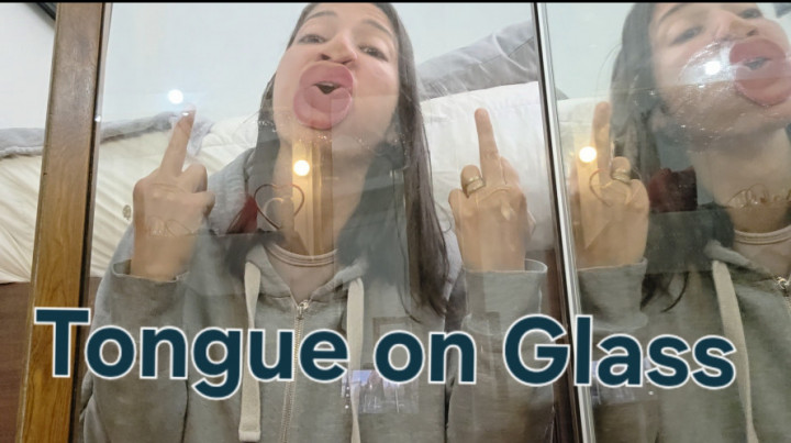 Grecia Laia:Tongue on glass