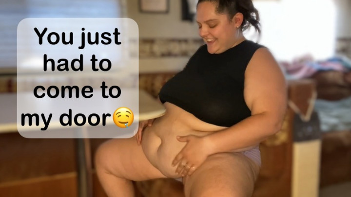 BigBellyGoddess_Luna:Friendly Neighbor - Vore