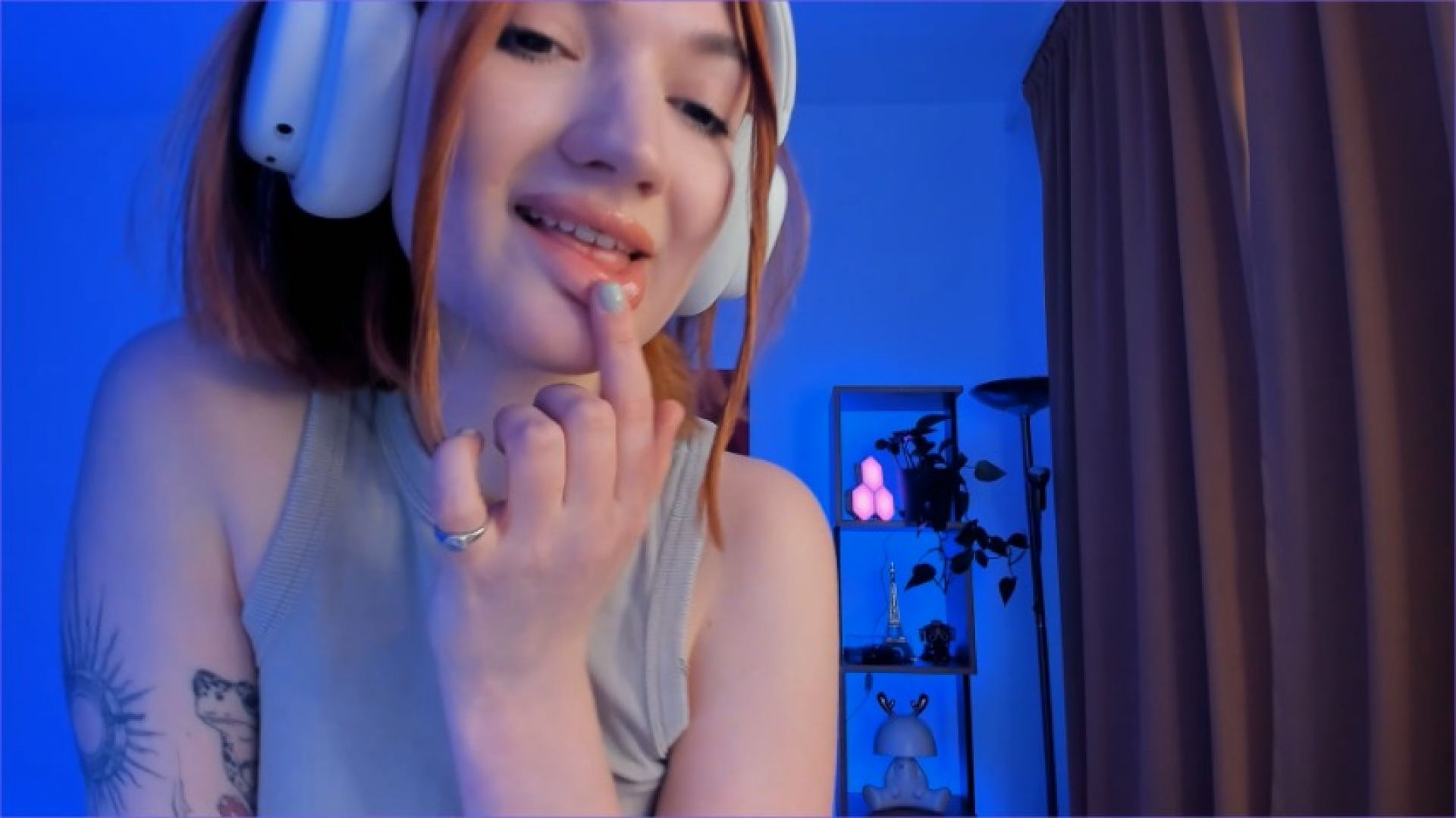 EllieWilliams:Just dancing and kissing u