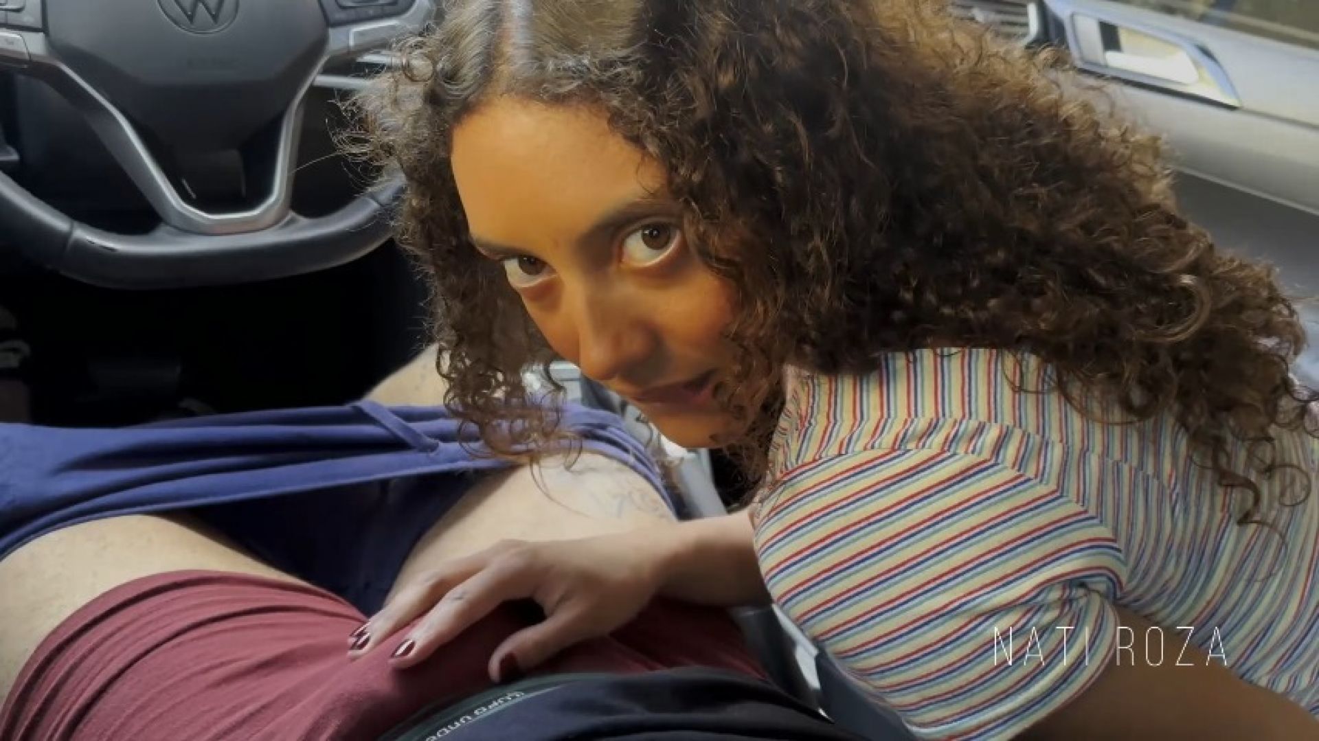 NatiRoza:blowjob on my friend in the car so he can work in peace