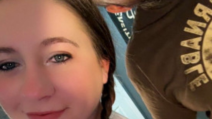 KayleighNJoe:Pawg twerking before anal