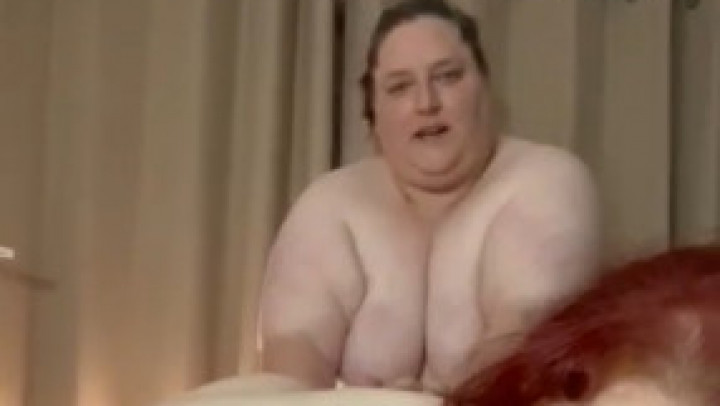 CharliBBW:Fingering EvieInnocent x Bbw lesbian couple