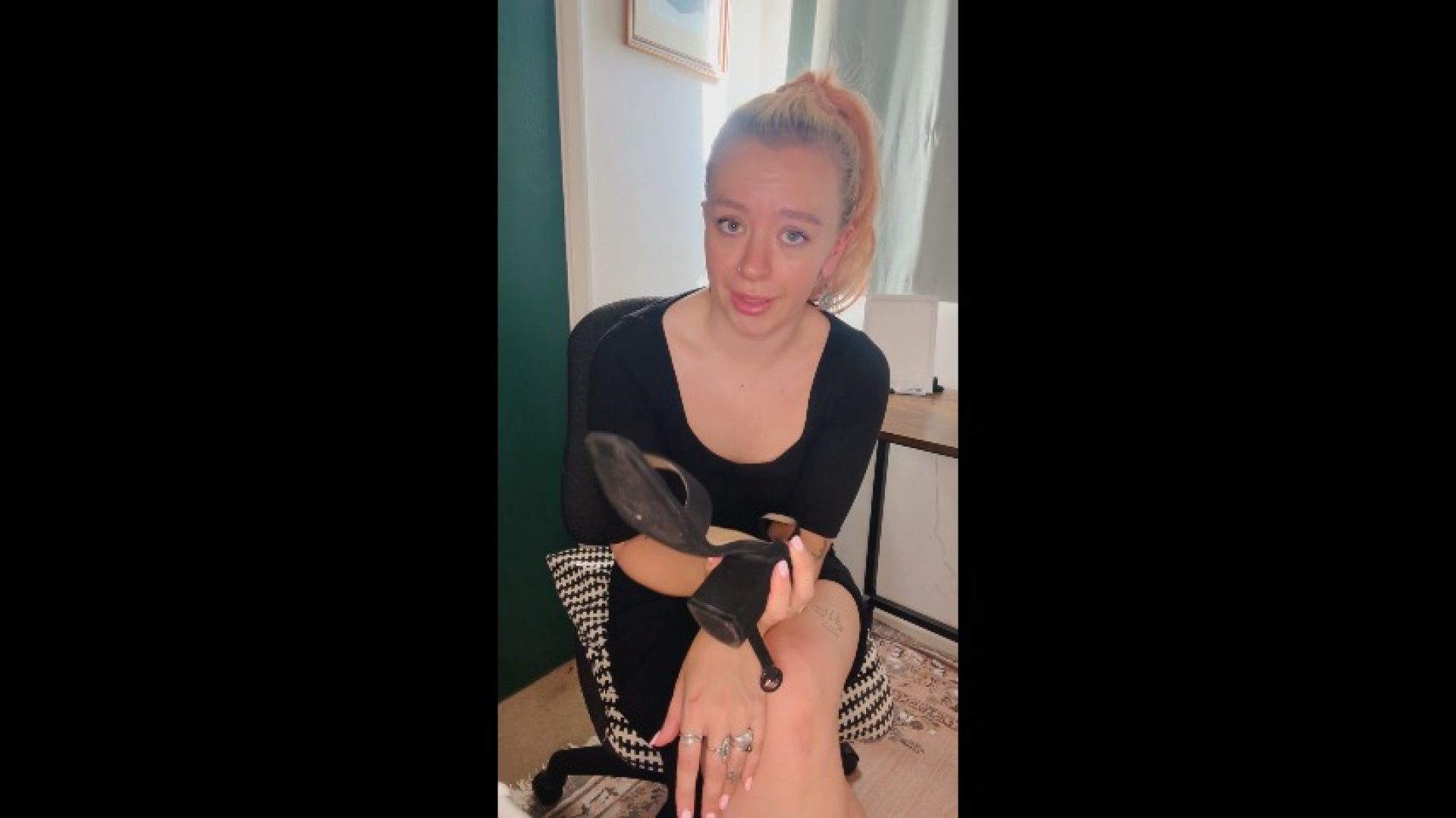 PleasePrincessMummy:Naughty therapist for your foot fetish