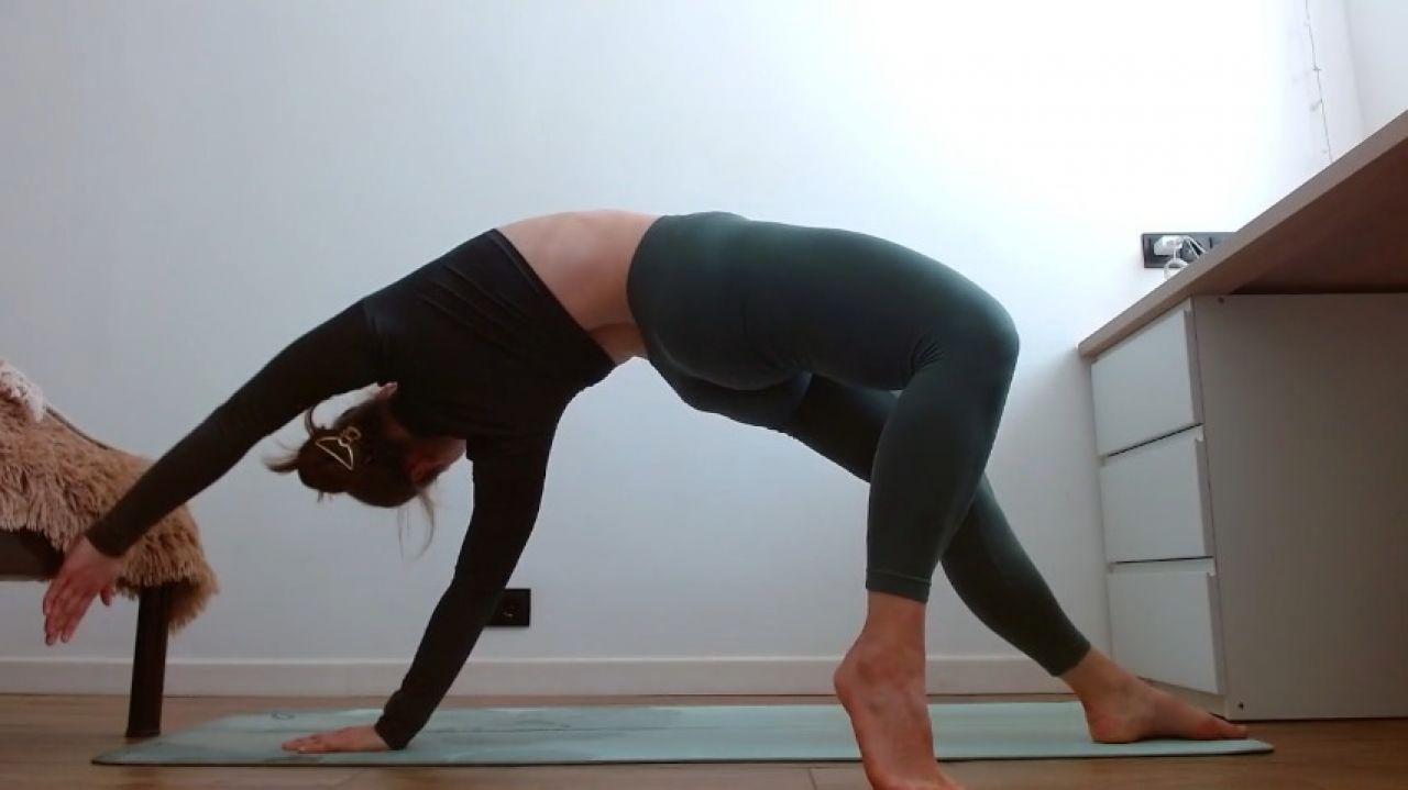 Oliviashiny:Yoga practice