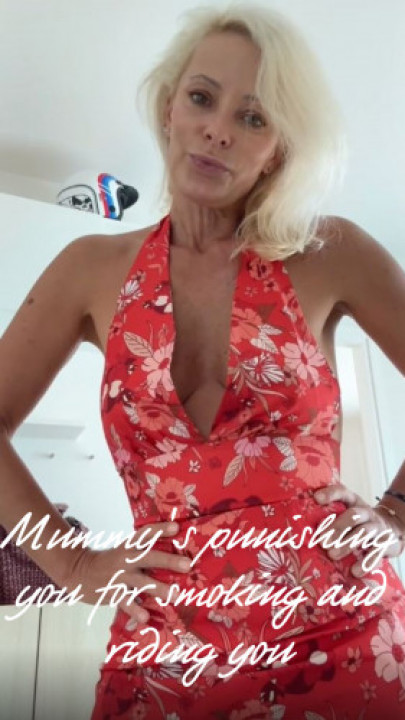 NataliaBauer:Mummy's punishing you for smoking and riding you