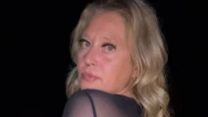 MissyLovelace:Peeing while smoking with some pussy play at the end