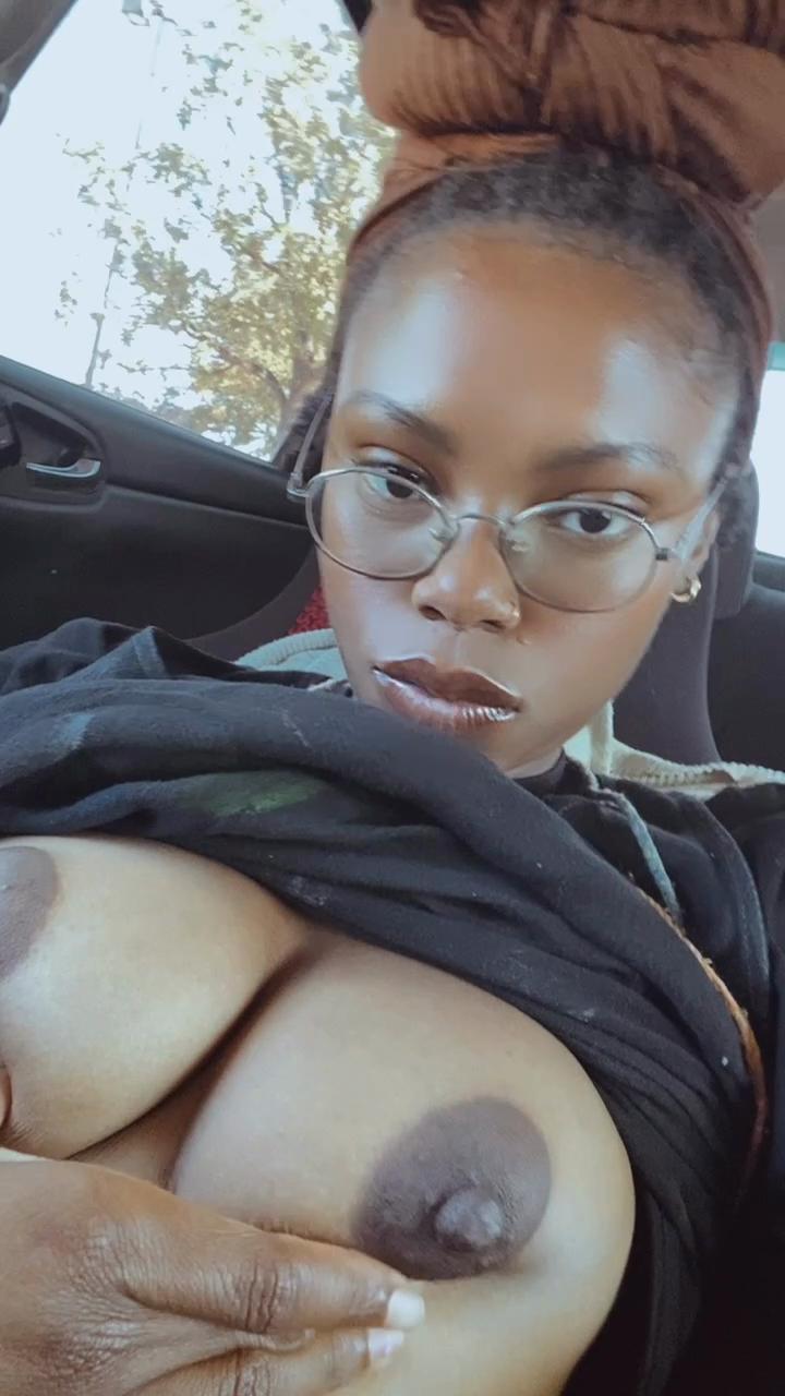AdianaGoddess:Ebony slut playing with perky tities