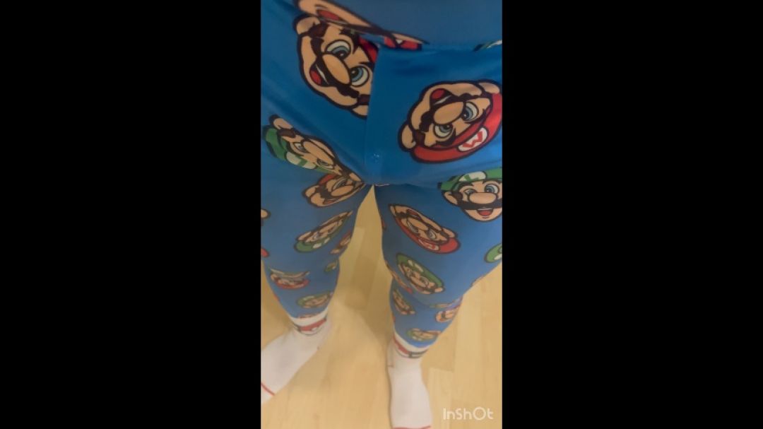 PeeingPro4:Peed my Mario pajama oh nooo