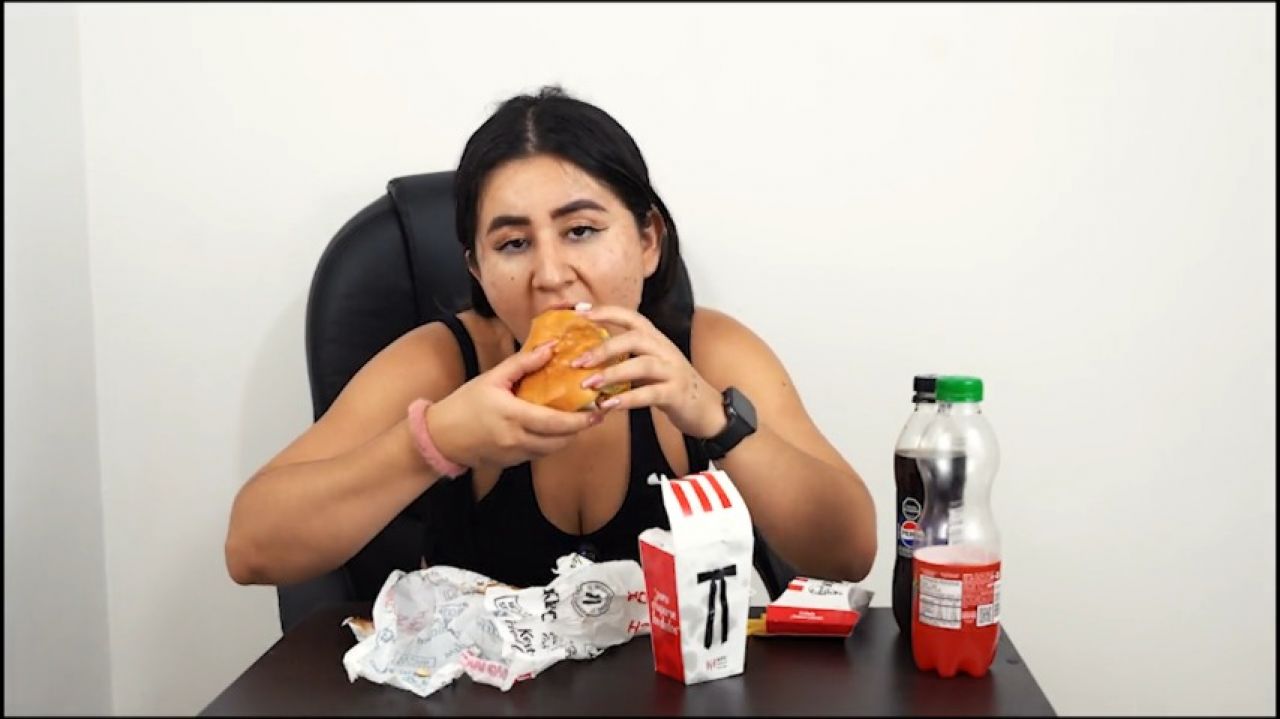 allysonlonghair:I love hamburger