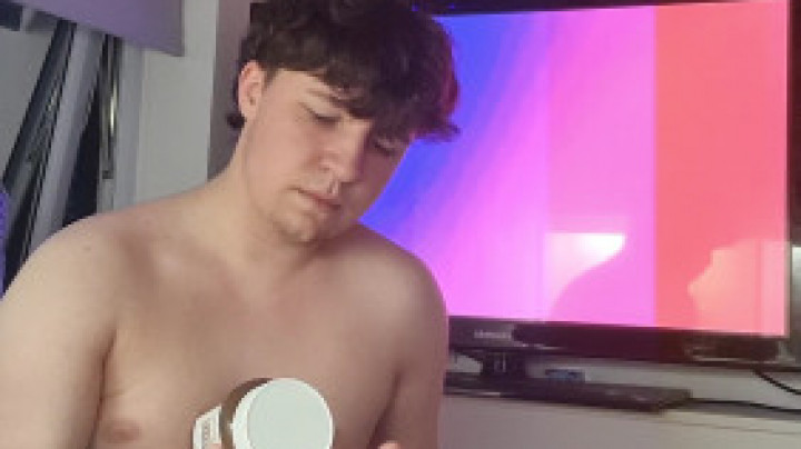 Daxbee:I couldn't resist the nutella - Messy WAM solo masturbation