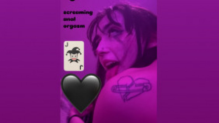 jesterslut:18yo Goth Clown Girl Screaming Anal Orgasm