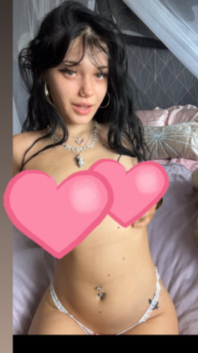 Saphlove:18 year old wants to tease you bad
