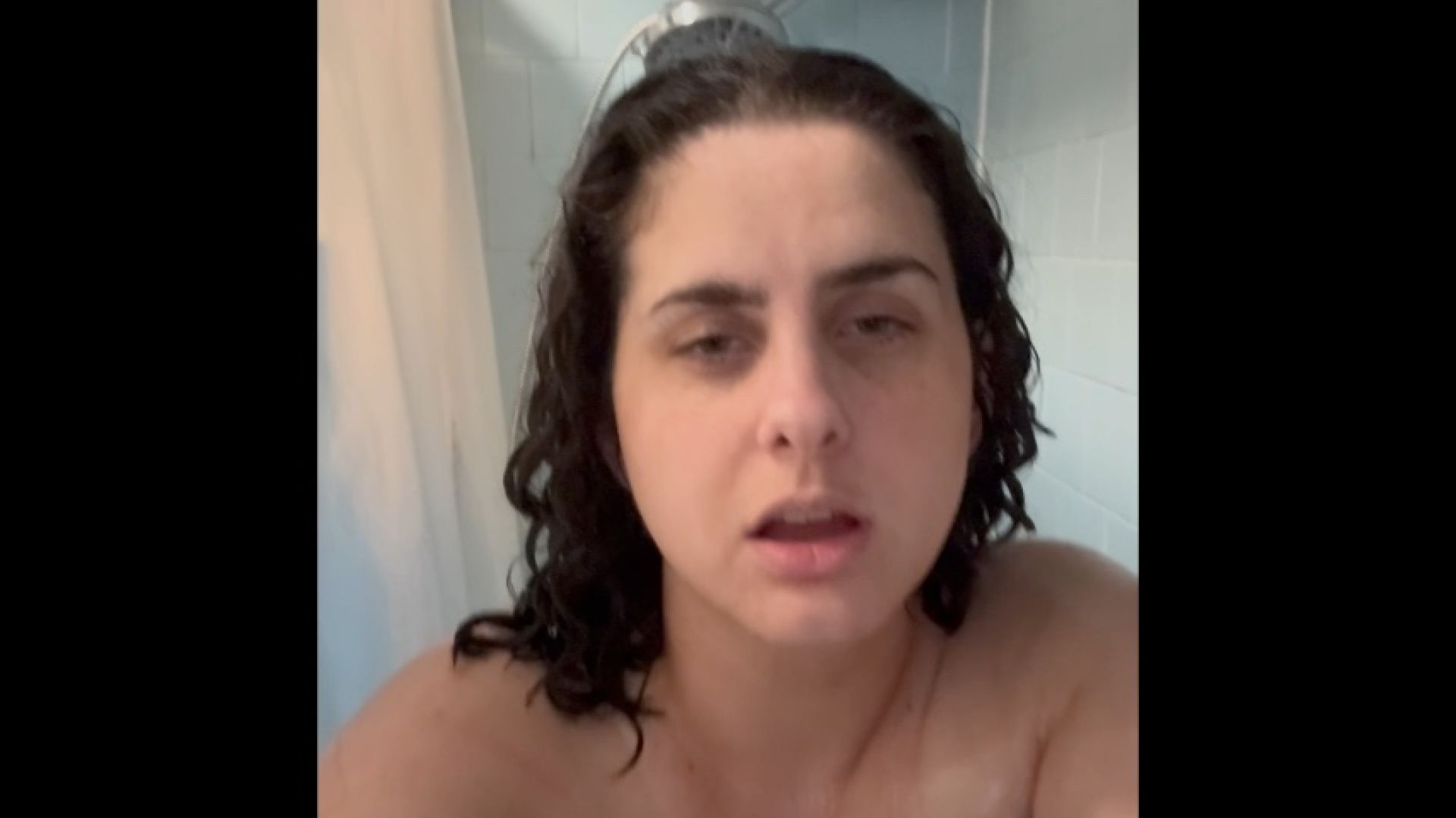 kitvenus:inducing shower sneezes