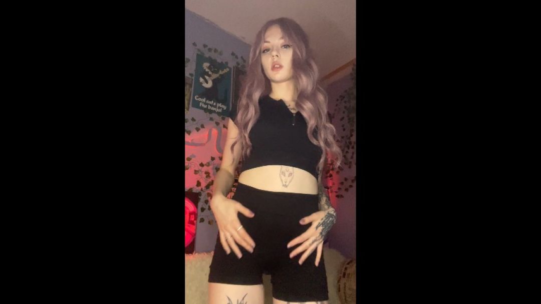 RoxyFlame:A small striptease