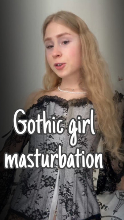 BladeKate88:Gothic girl masturbation