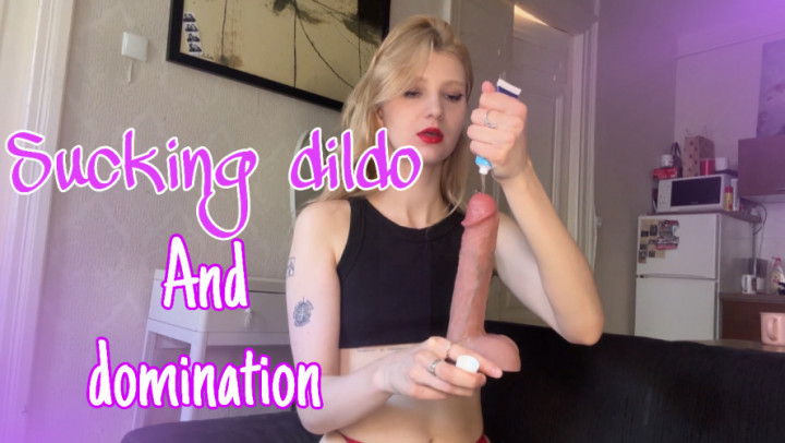 CassieBloomm:Sucking dildo and domination