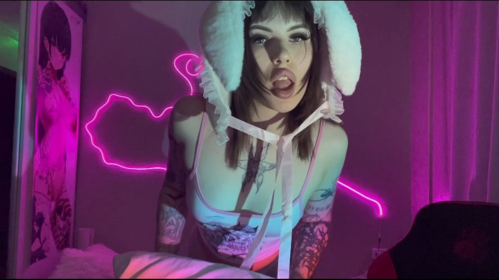 EveJade:let me be ur playful bunny