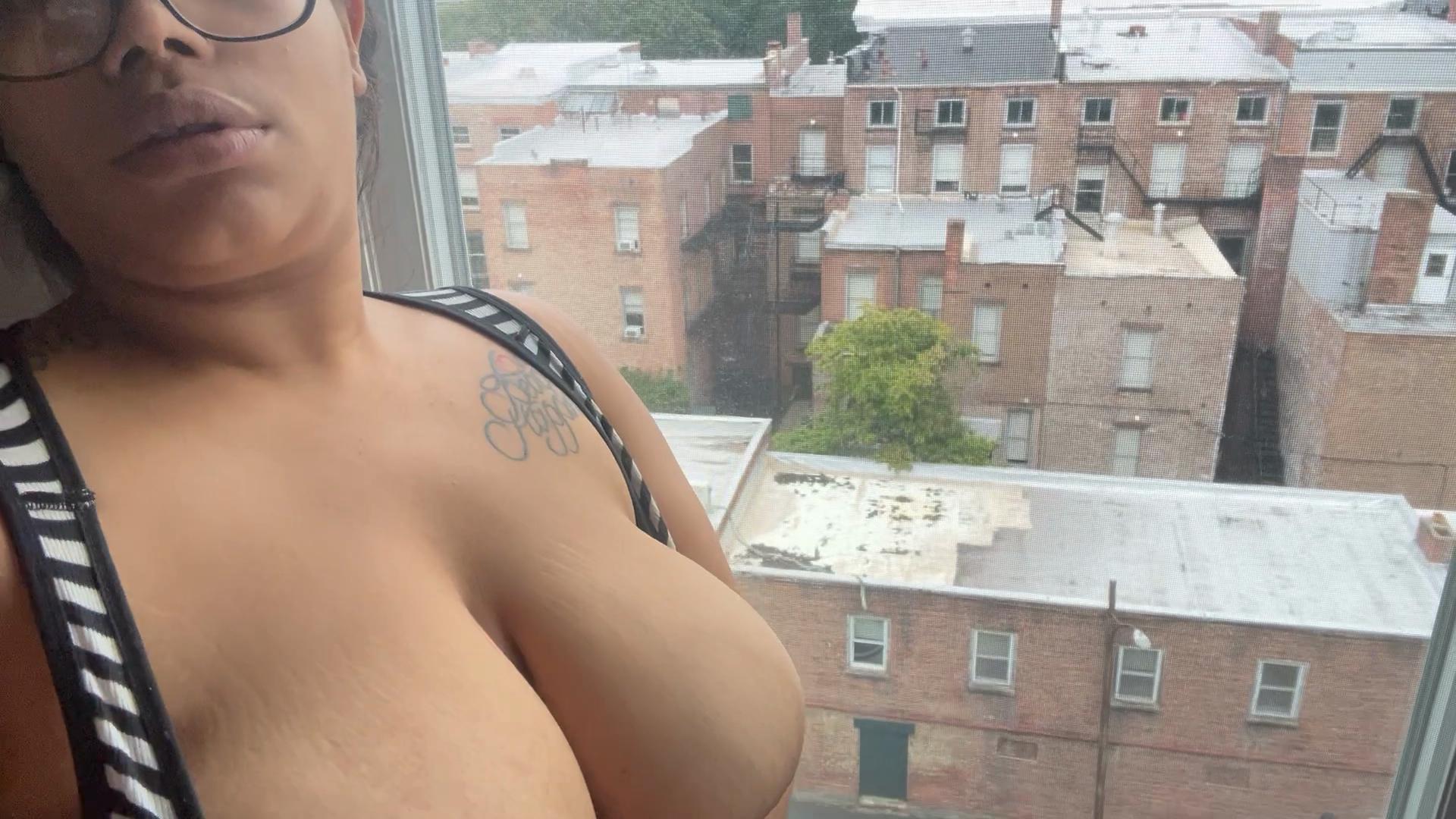 Prettygyalriah:7th floor VIEWS