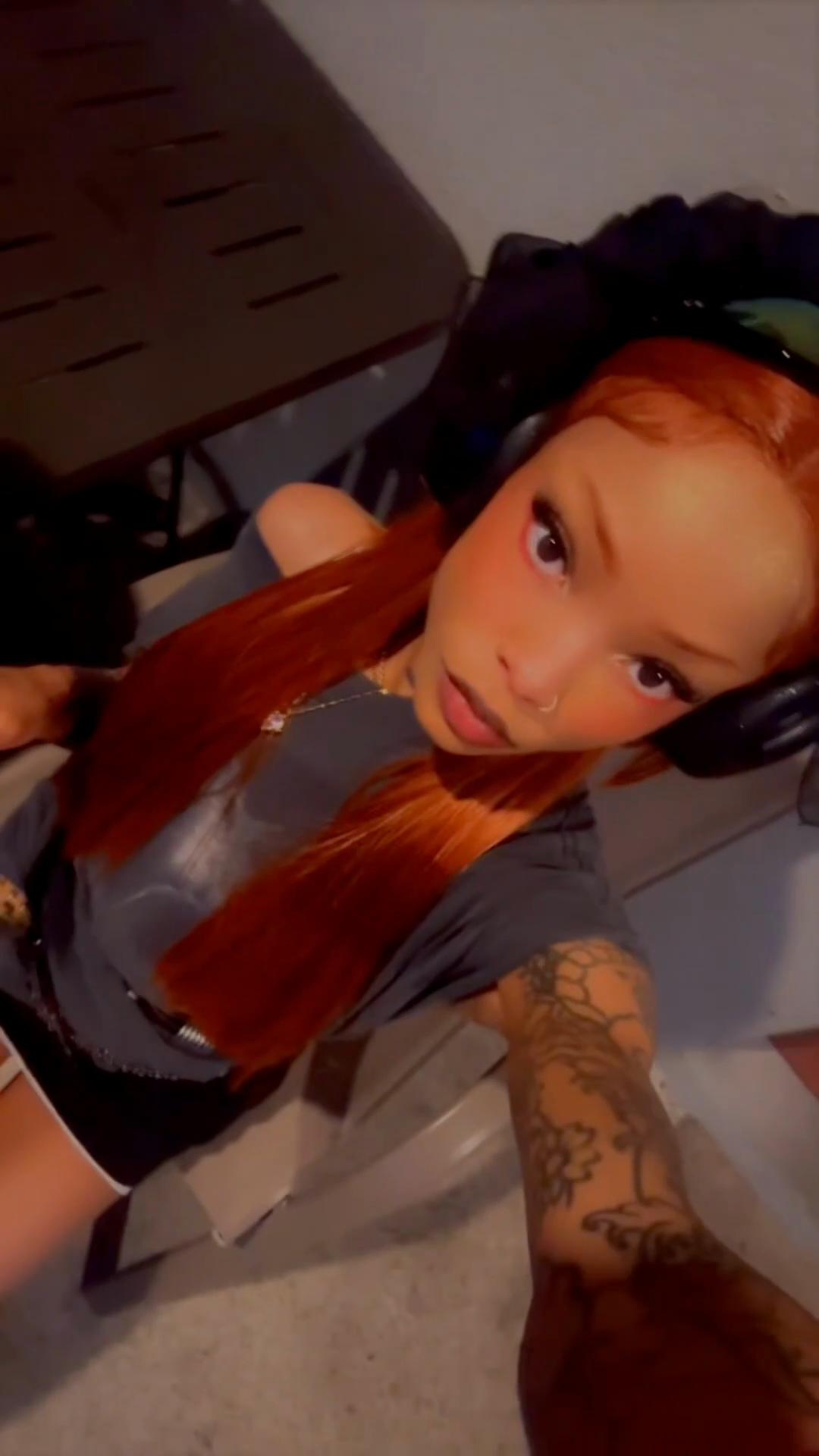 Dommedrae:Me, being beautiful