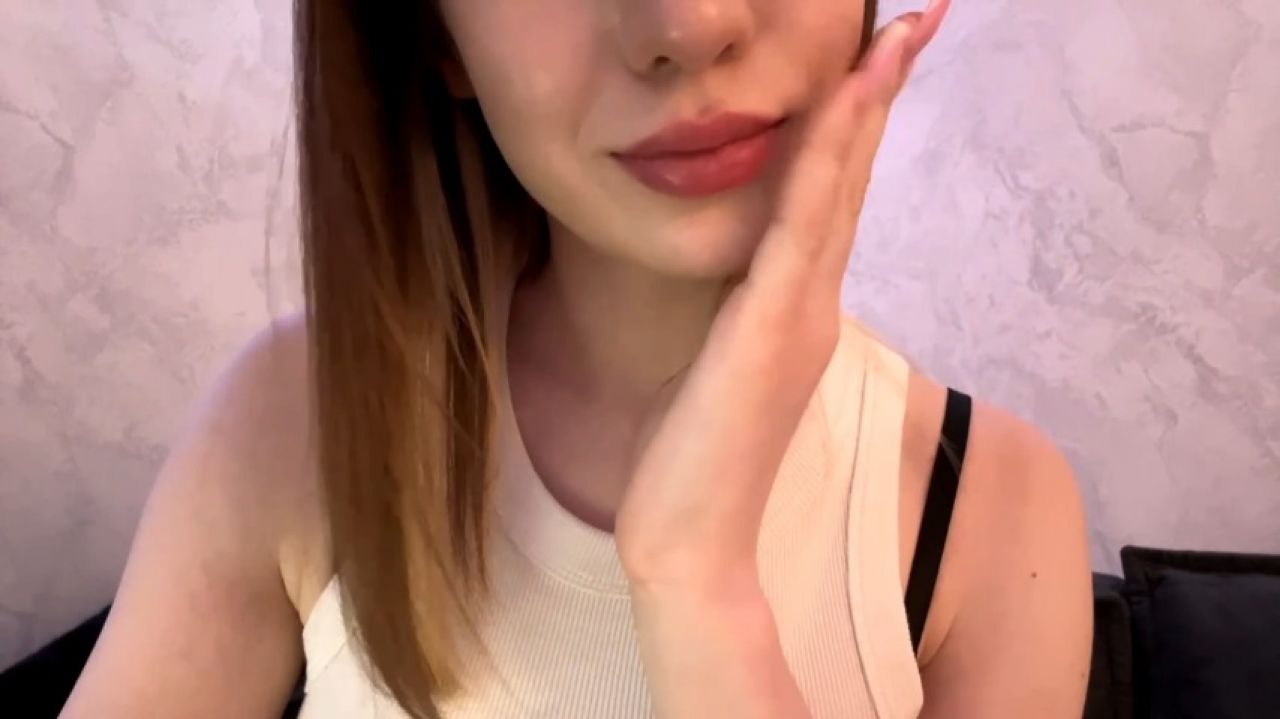 CutieMia:My sweet shoulders and lips