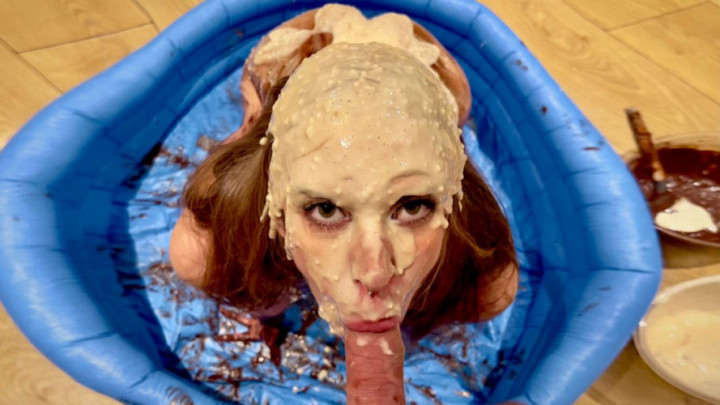 wetandmessyelliex:Cake batter, egg, cum and piss humiliation