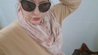 [840.02 MB] - Public pee in the bathroom of the bar - Colette Fetish