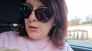 [1.11 GB] - Sensational big farts in the car - Colette Fetish