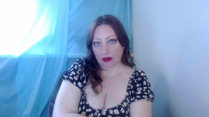 Josie Cairaway:I Made Your Wife A Gang Bang Slut
