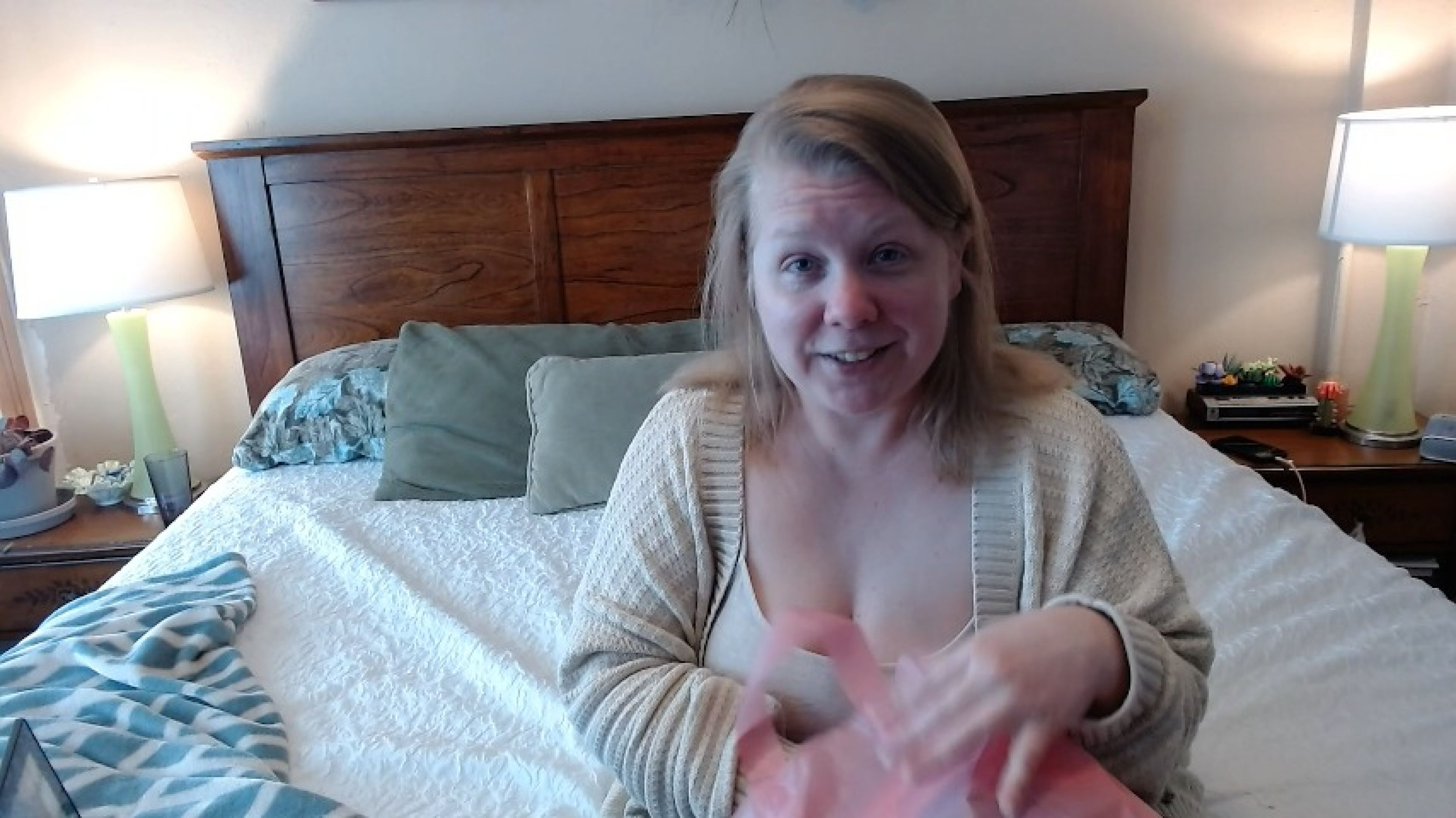 Joslyn:Hedonistic Travel Vlog Day One